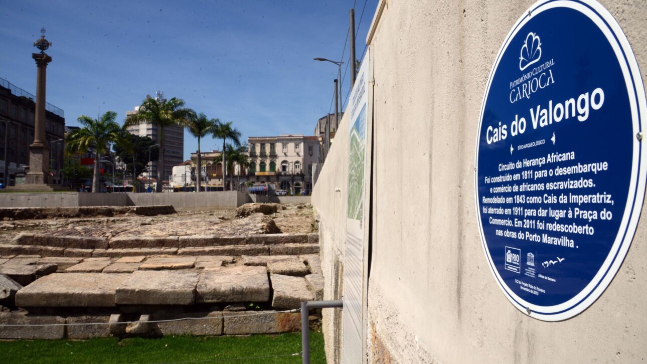 Cais do Valongo, achado em obra no Porto Maravilha, revelou vestígio central da chegada de africanos escravizados ao Brasil.