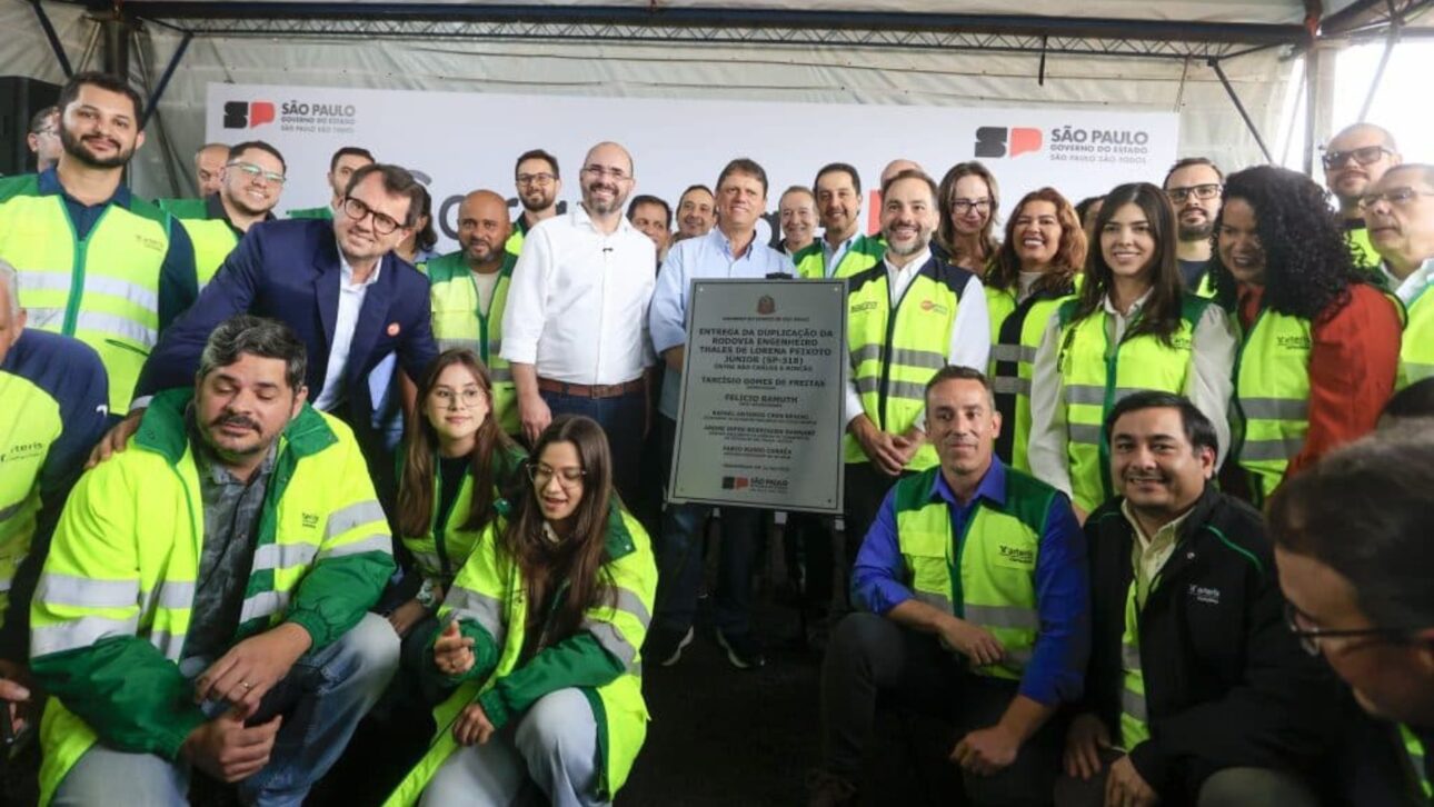 Governo de SP entrega R$ 343 milhões em obras na SP-310 e SP-318, com duplicação, terceiras faixas e viadutos reforçados.
