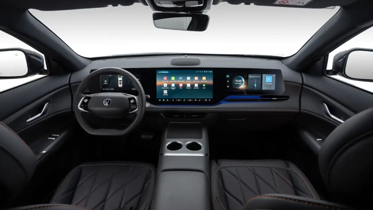 Caoa Changan CS75 chega por R$ 199.990 com motor 1.5 turbo flex, 4,77 m, porta-malas amplo e banco Zero Gravity.