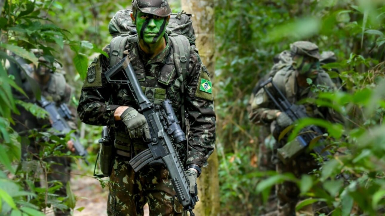 Militares concluem curso extremo na Amazônia, recebem brevê de Guerreiro de Selva e celebram 60 anos do CIGS em Manaus.