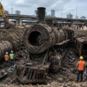 Obra perto da Marginal Tietê revela vestígios ferroviários do século XIX ligados à história esquecida da Lapa, em São Paulo.