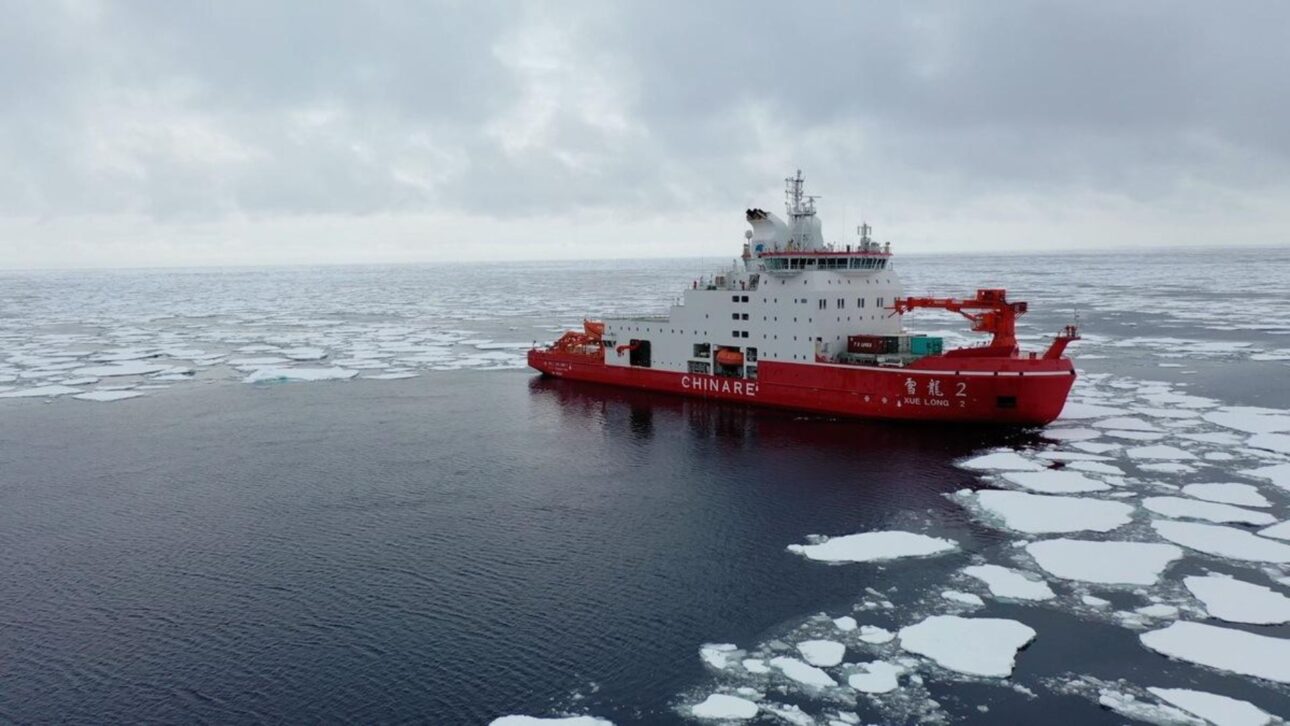 Xue Long 2 combina 15 MW, casco Polar Class 3 e navegação de ré para apoiar pesquisas no Ártico e na Antártica.