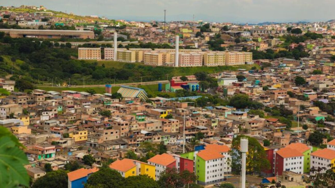 Prefeitura de Belo Horizonte convoca 300 pessoas em situação de rua para acesso ao Bolsa Moradia e aluguel social.