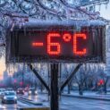 Massa de ar polar avança pelo Brasil e pode provocar o dia mais frio do ano, com geada e temperaturas negativas no Sul.