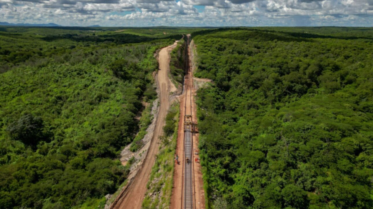 Transnordestina investirá R$ 3,6 bilhões em ramal, terminal e esteira para ampliar cargas no Porto do Pecém.
