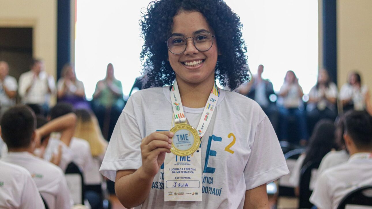 Julia Leguiza conquista ouro na EGMO 2026 e ajuda Brasil a ter melhor desempenho latino-americano na olimpíada feminina de matemática.
