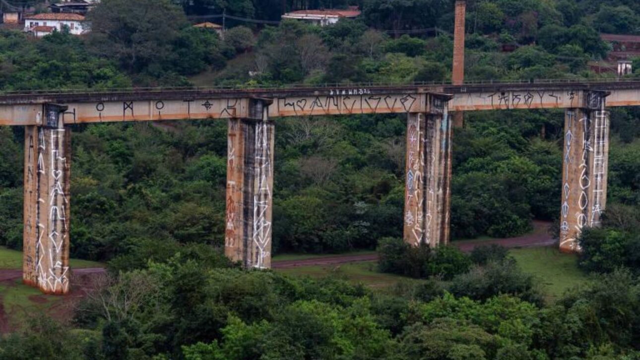 Governo federal discute demolir Ponte do Esqueleto após morte de jovem lançada sem corda em salto radical em Limeira.