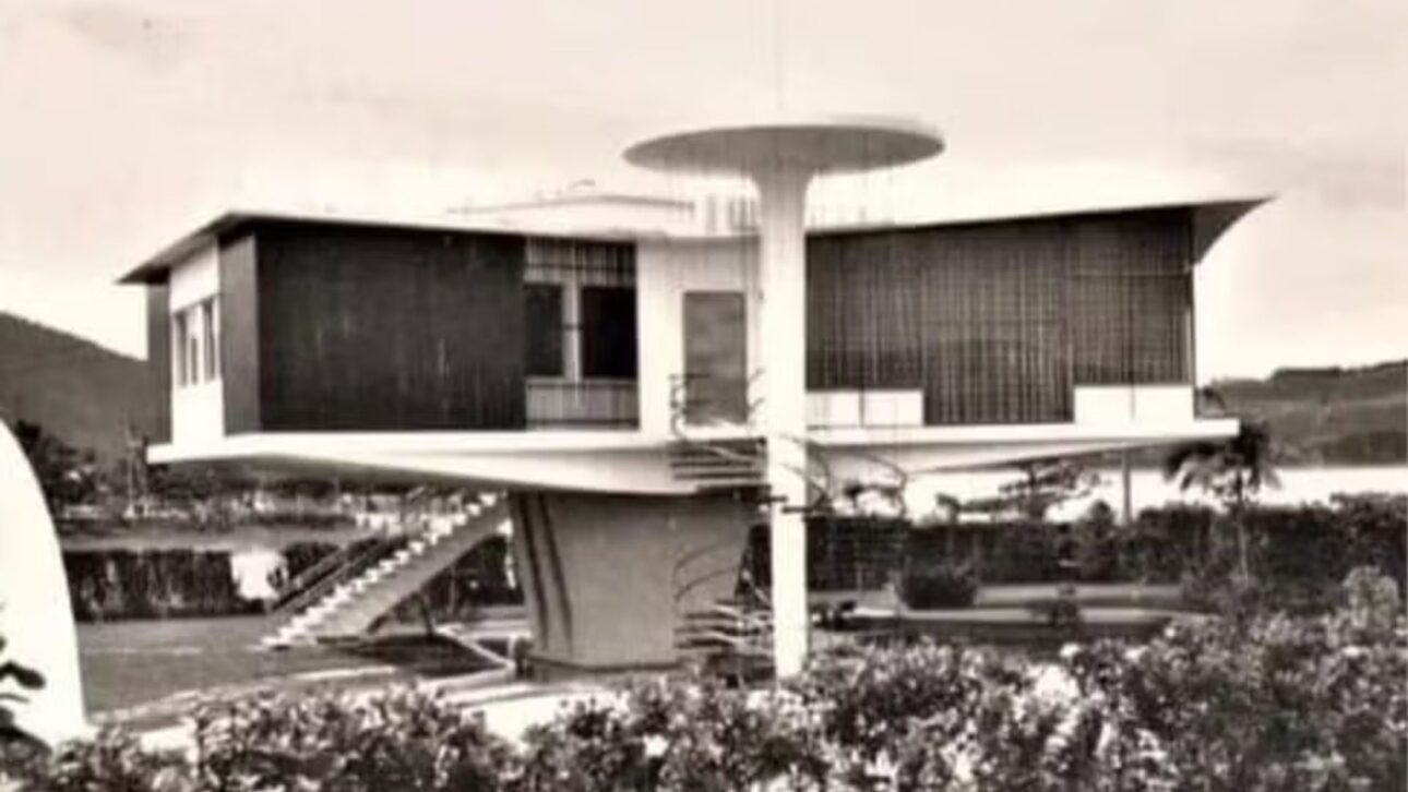 Mansão de Silvio Santos no Guarujá tem 1.835 m², vista para a Praia da Enseada e valor estimado acima de R$ 15 milhões.