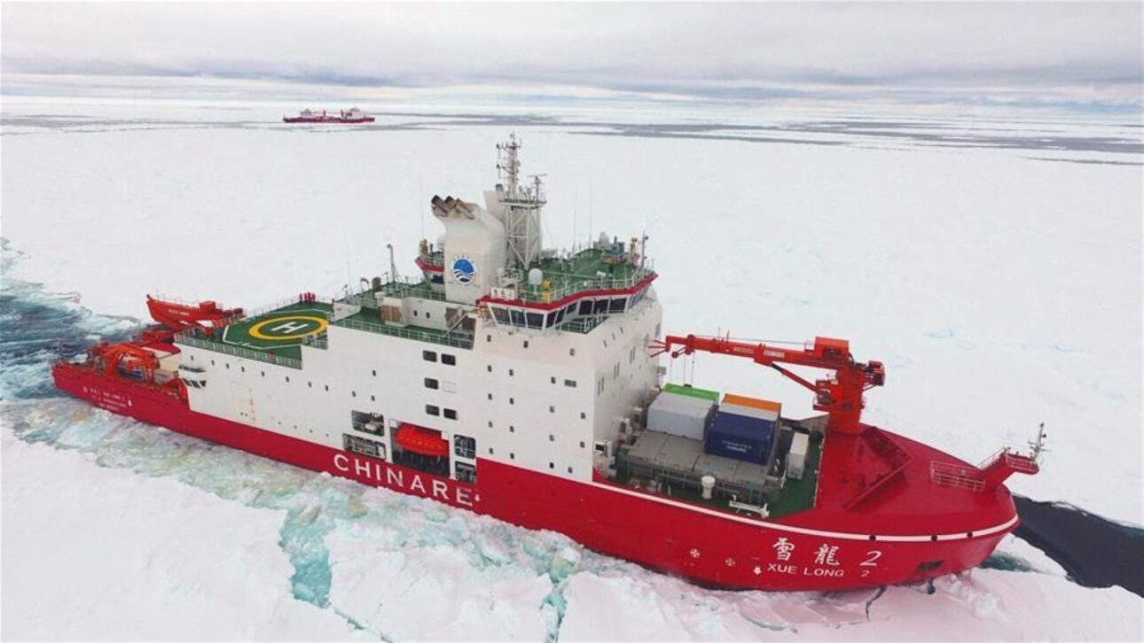 Xue Long 2 combina 15 MW, casco Polar Class 3 e navegação de ré para apoiar pesquisas no Ártico e na Antártica.