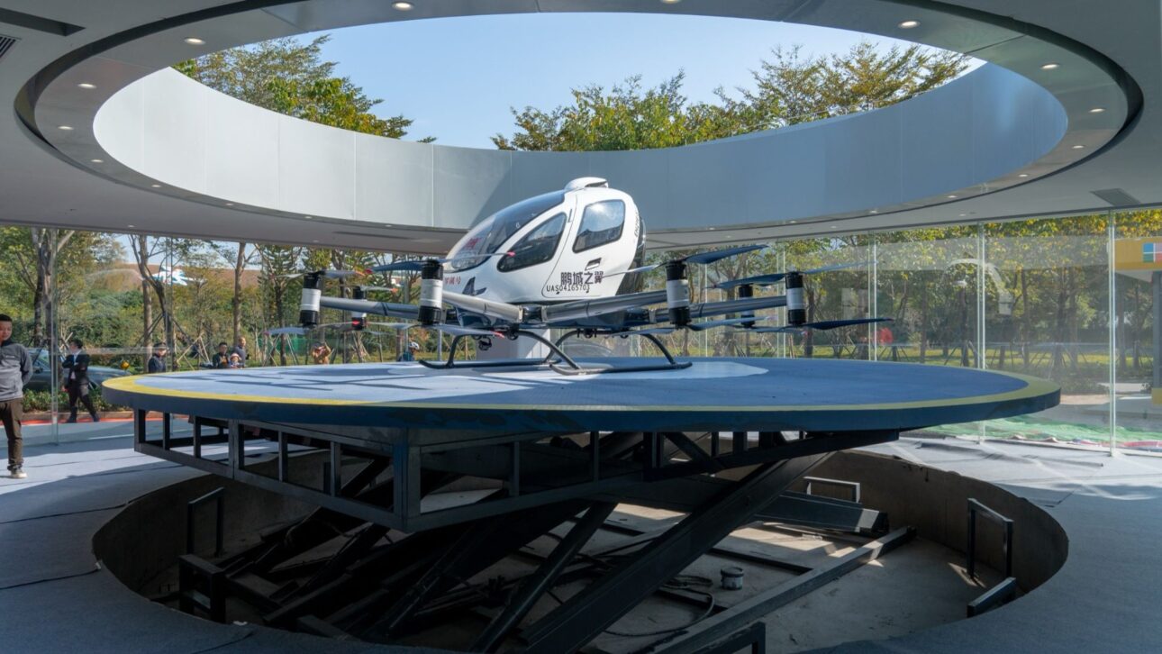 China testa em Hefei mobilidade aérea urbana com eVTOLs, drones e mercado de baixa altitude projetado para crescer até 2035 no país.