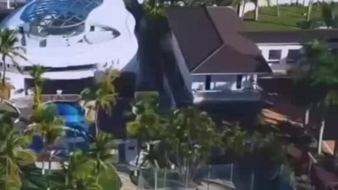 Mansão de Silvio Santos no Guarujá tem 1.835 m², vista para a Praia da Enseada e valor estimado acima de R$ 15 milhões.