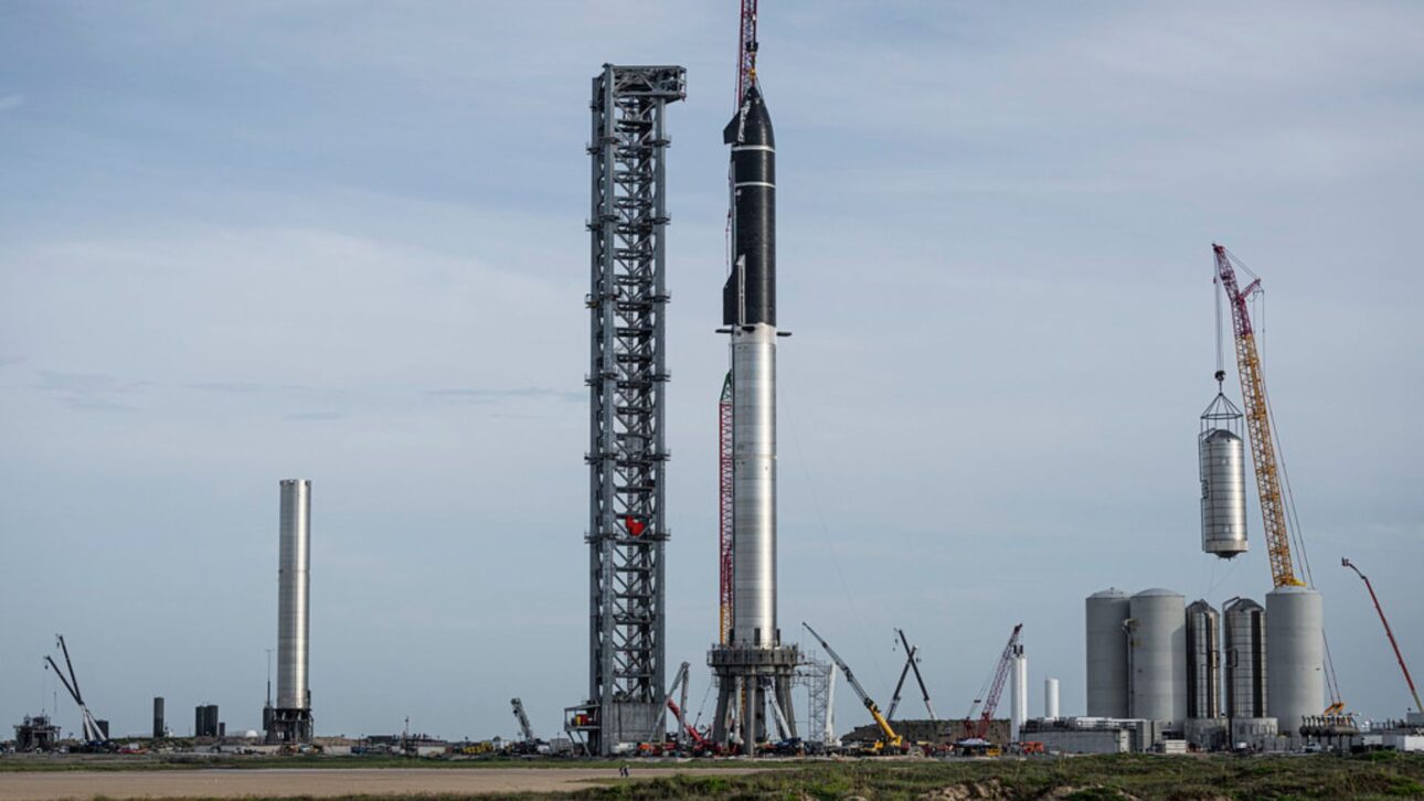 SpaceX usa sistema de dilúvio em Boca Chica para proteger a plataforma do Starship contra calor, som e vibração na ignição.