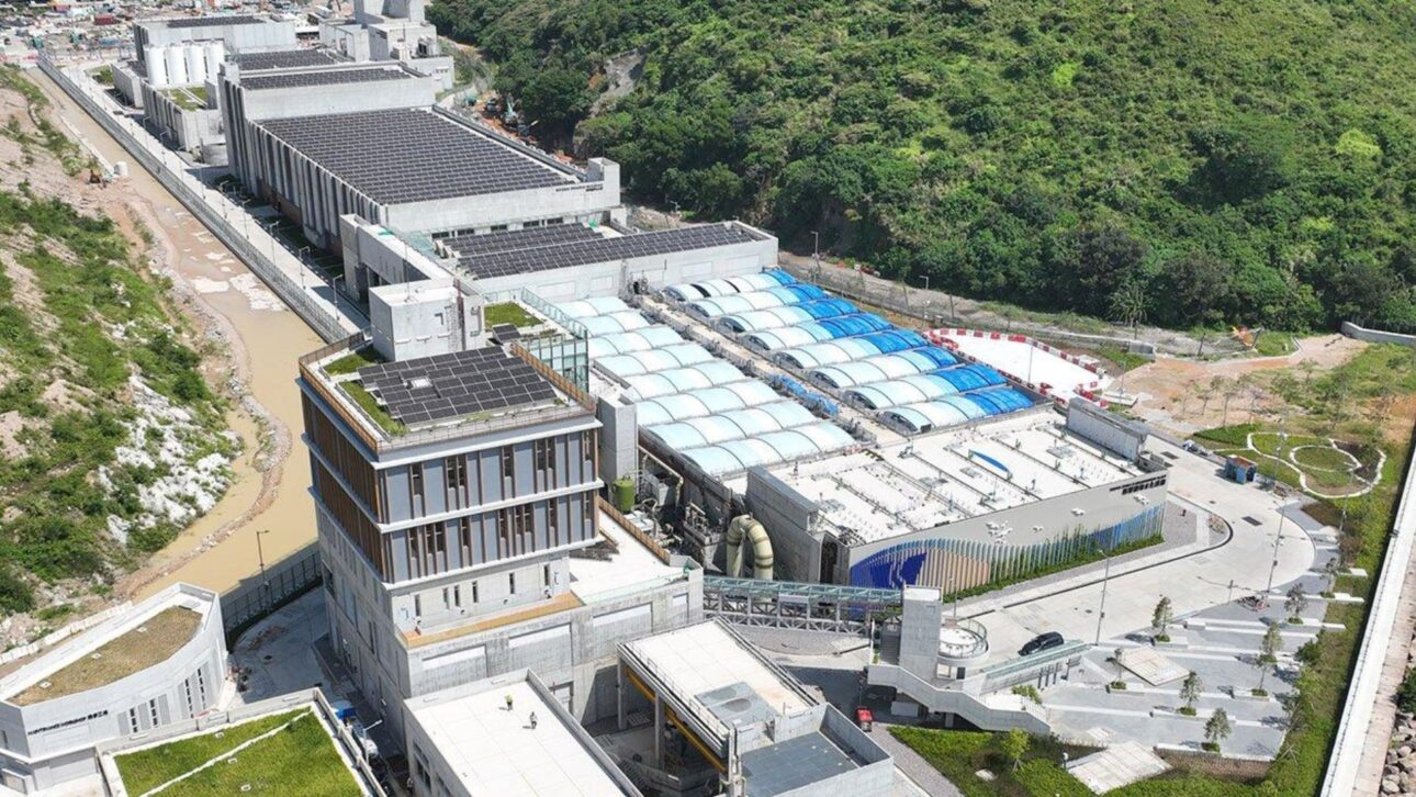 Hong Kong transforma água do mar em água potável com usina de dessalinização capaz de produzir 135 milhões de litros por dia.
