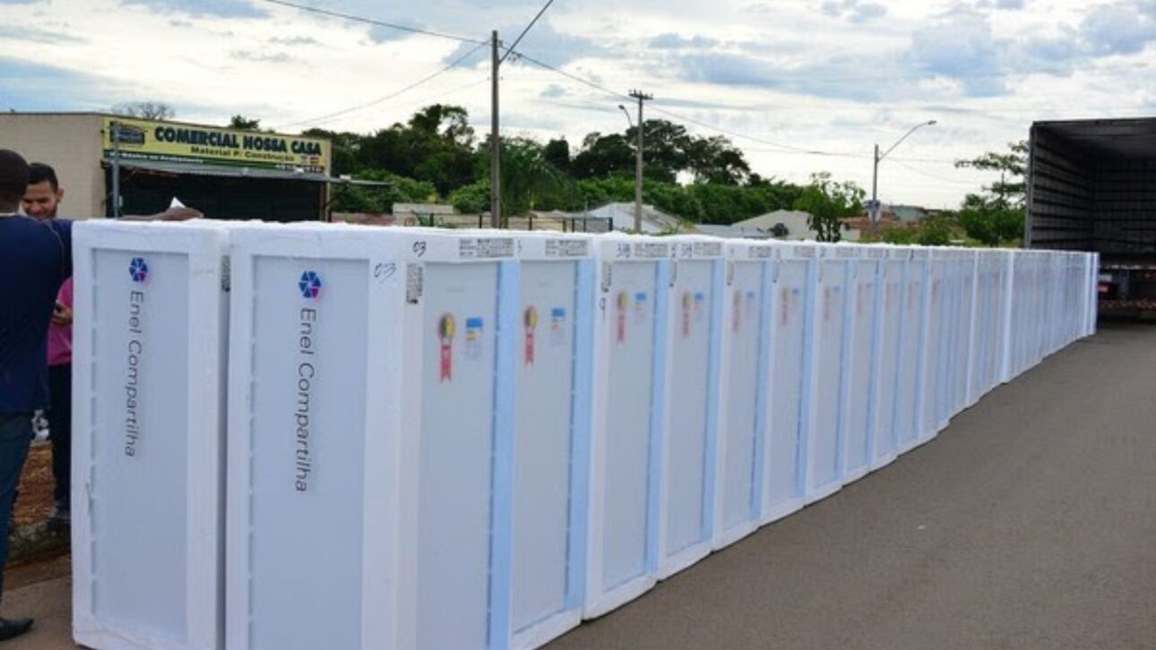 Enel São Paulo quer trocar 27 mil geladeiras grátis até 2027; veja quem pode receber o benefício e como funciona a seleção.