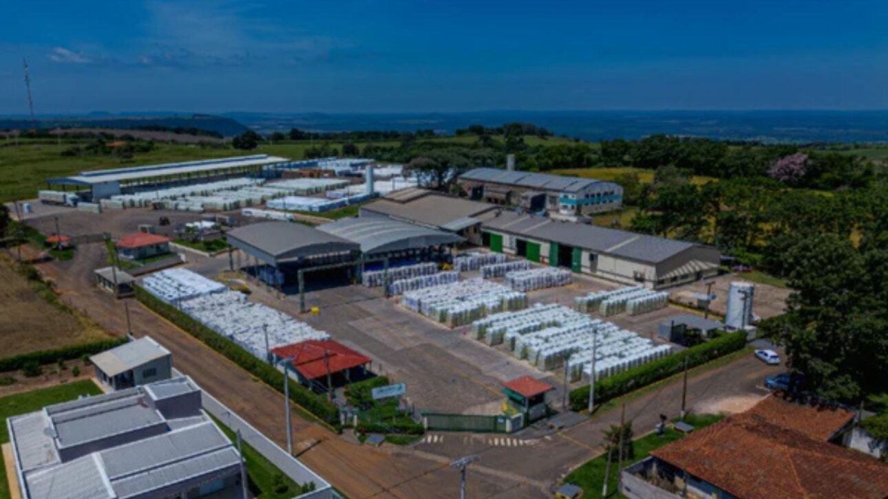 Carolina Soil investe R$ 100 milhões em fábrica automatizada de substratos agrícolas para dobrar produção no Brasil.