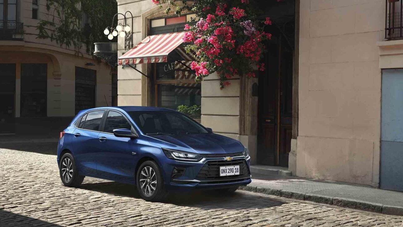 Chevrolet Onix 1.0 turbo: passou de 121 cv com etanol para cerca de 115 cv, em ajuste ligado ao enquadramento tributário do IPI Verde e do Carro Sustentável.