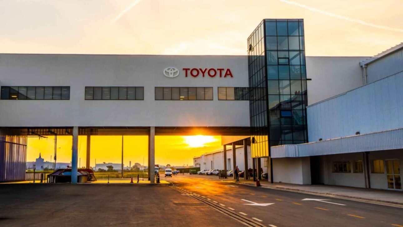 Toyota fecha fábrica em Indaiatuba, transfere produção do Corolla para Sorocaba e mantém investimento de R$ 11 bilhões no Brasil até 2030.