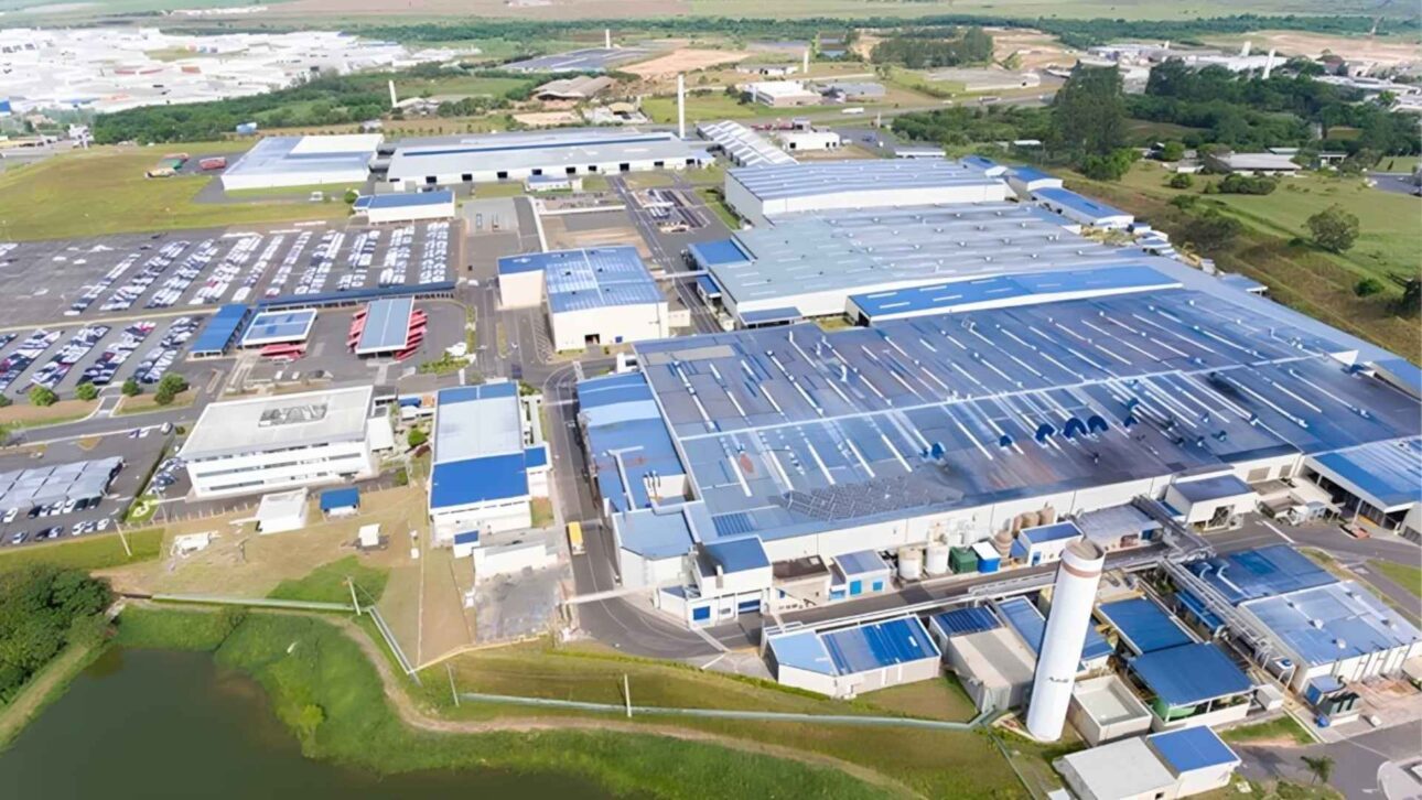 Toyota fecha fábrica em Indaiatuba, transfere produção do Corolla para Sorocaba e mantém investimento de R$ 11 bilhões no Brasil até 2030.