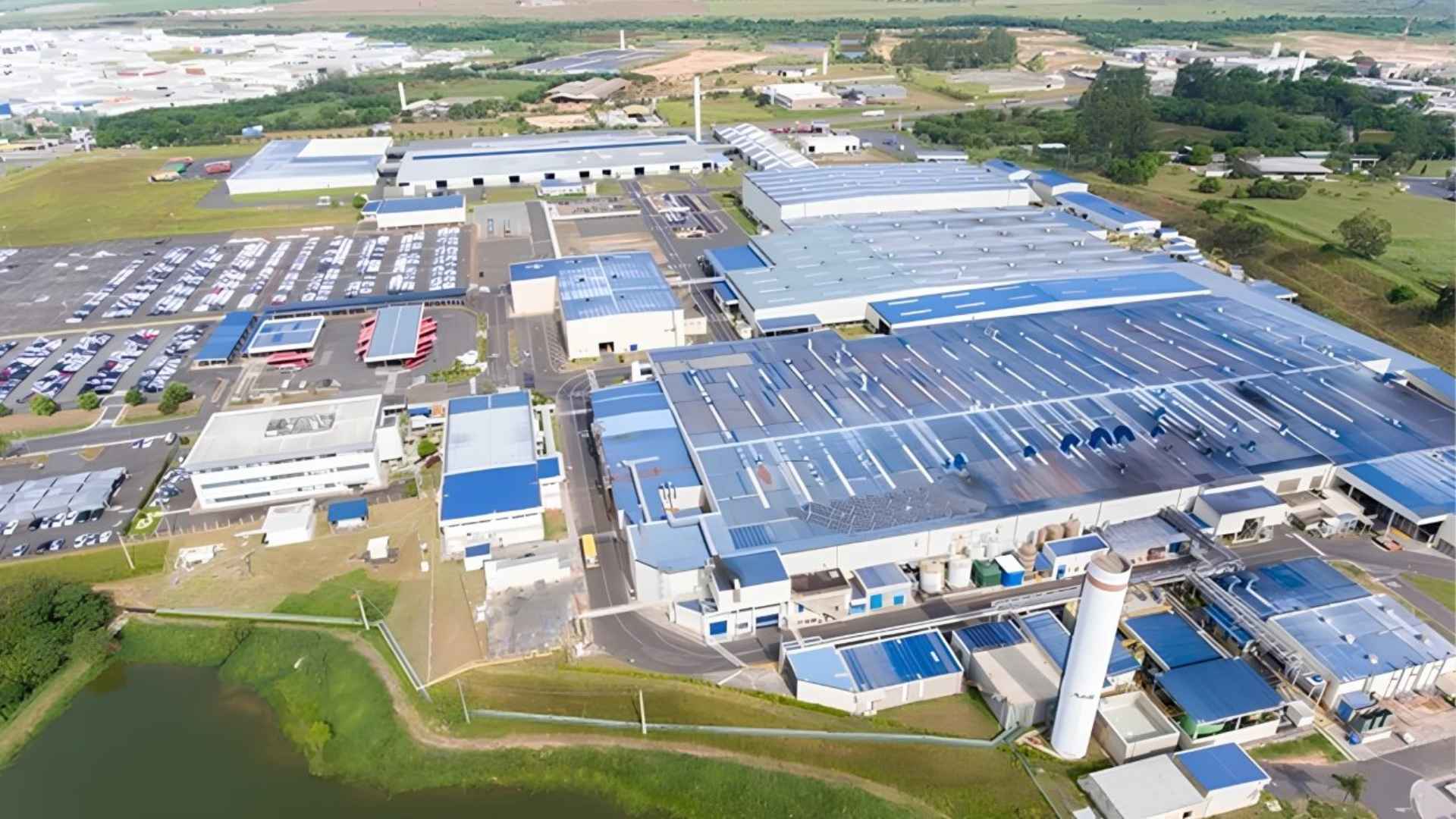 Toyota fecha fábrica em Indaiatuba, transfere produção do Corolla para Sorocaba e mantém investimento de R$ 11 bilhões no Brasil até 2030.