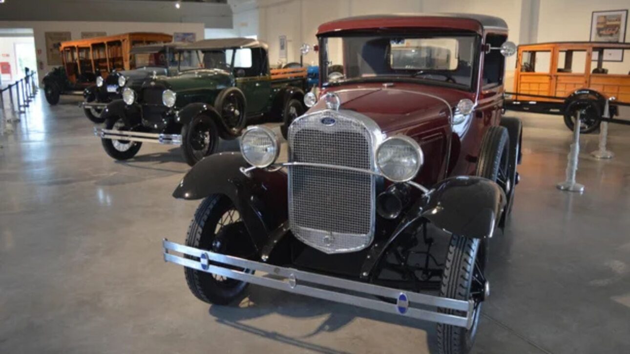 Model A Village abre em Nova Petrópolis com 40 veículos antigos, avião de 1929, réplica da Rota 66 e cenários dos anos 1930. (Imagem/ jornal GZH)