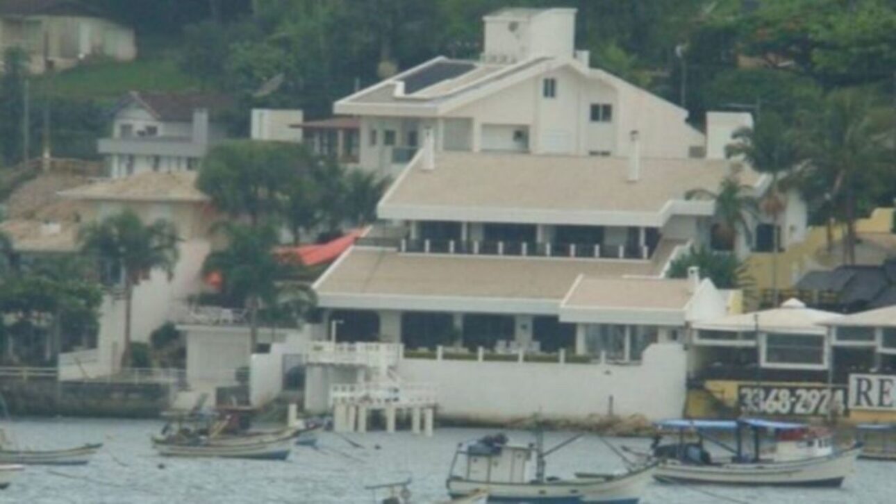 Conozca la mansión de Ratinho en Itapema, inmueble frente al mar con muelle privado en una de las áreas más valoradas de Santa Catarina.