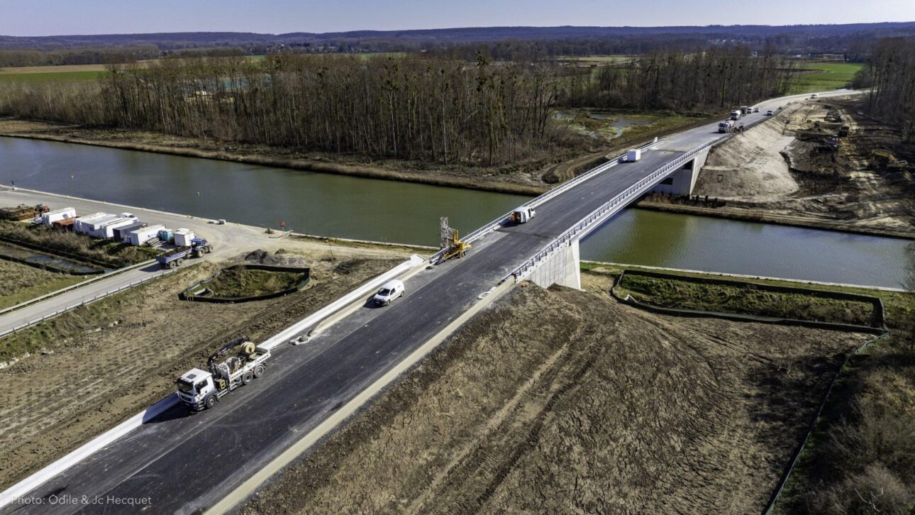 França investe € 7,3 bilhões no Canal Seine-Nord Europe, obra de 107 km que promete ampliar a logística fluvial e integrar mercados.