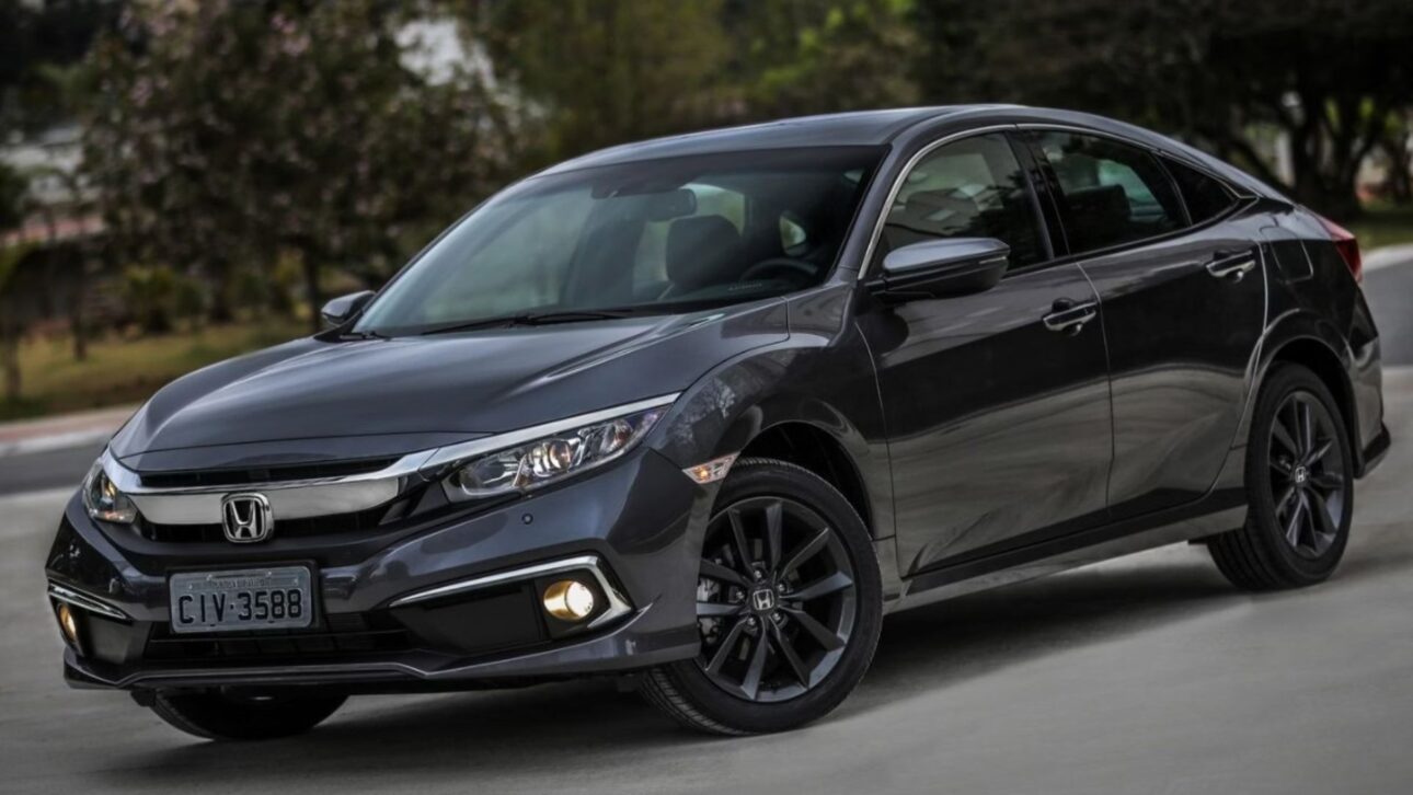 Honda Civic EX 2020 reúne motor 2.0 flex, câmbio CVT, porta-malas amplo e preço competitivo entre sedãs médios usados.