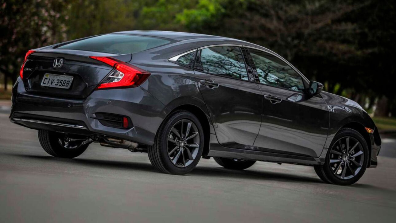 Honda Civic EX 2020 reúne motor 2.0 flex, câmbio CVT, porta-malas amplo e preço competitivo entre sedãs médios usados.