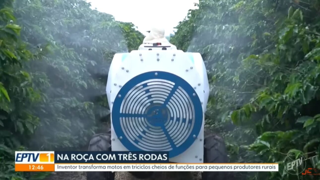 En el sur de Minas, José Carlos transforma motos comunes en un triciclo agrícola