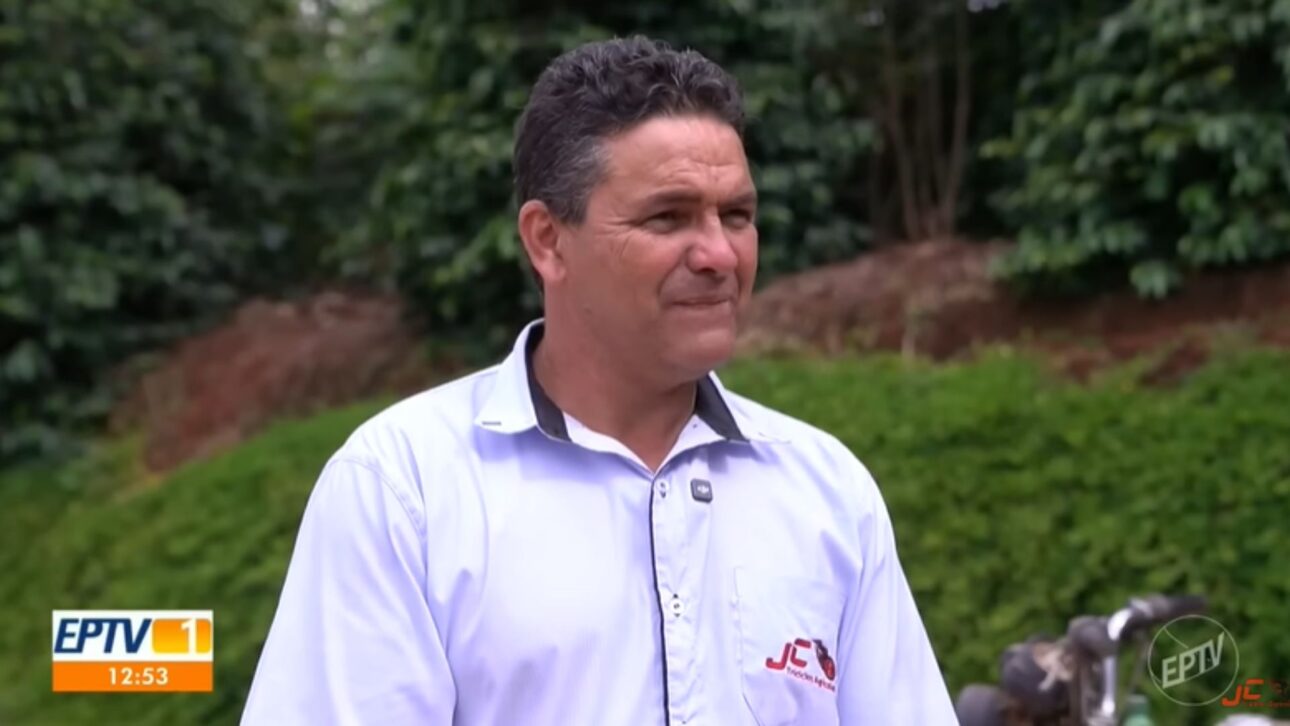 En el sur de Minas, José Carlos transforma motos comunes en un triciclo agrícola