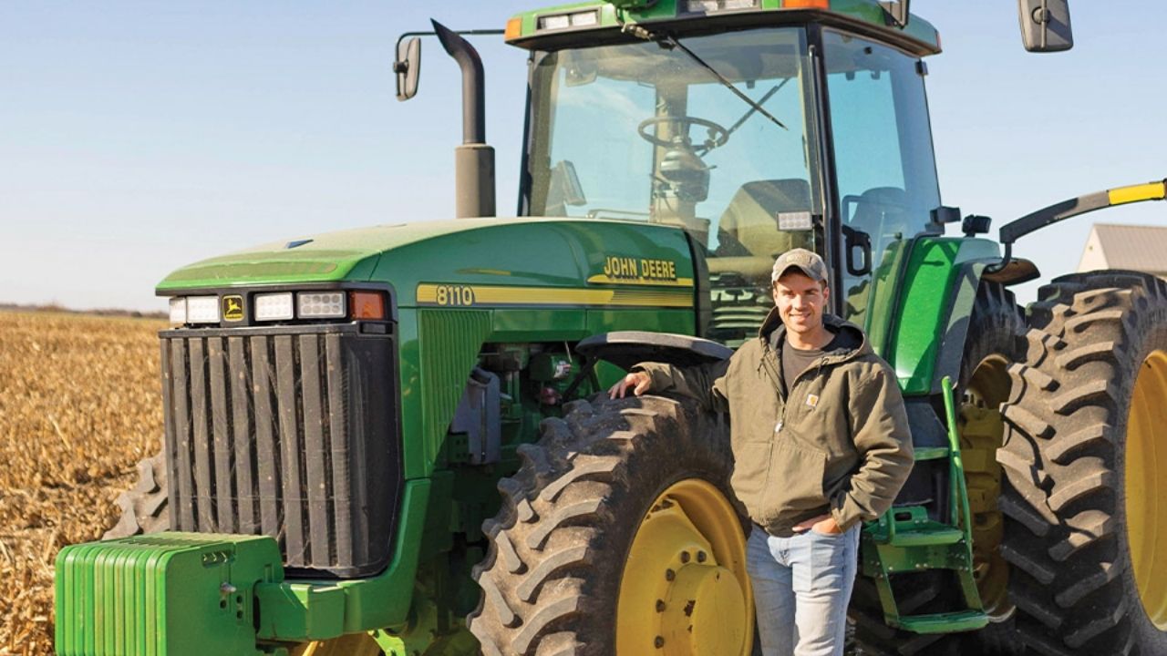 Jovem de Iowa usou Farming Simulator no YouTube para comprar fazenda e revelar nova porta da agricultura para quem sonha entrar no campo.