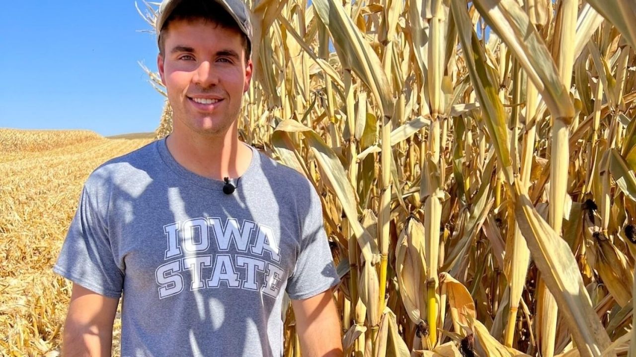 Jovem de Iowa usou Farming Simulator no YouTube para comprar fazenda e revelar nova porta da agricultura para quem sonha entrar no campo.