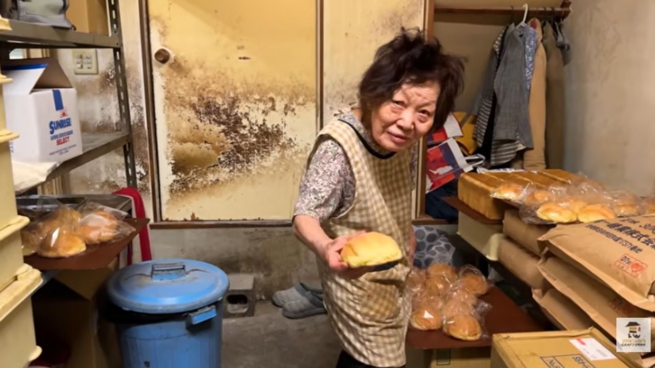 Padaria familiar em Fukuoka tem mãe de 84 anos, pães feitos à mão e preços baixos no Japão.