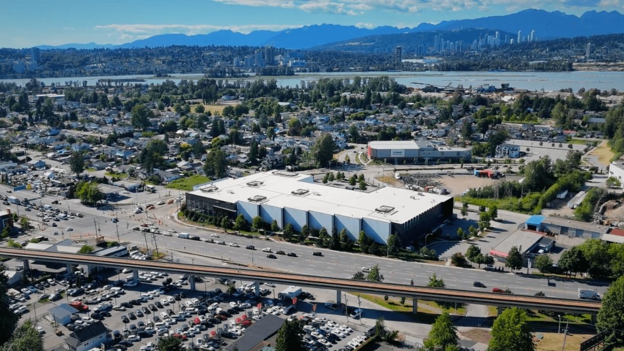 Electric car batteries gain a second life at Moment Energy's Megafactory 1, with energy storage before recycling.