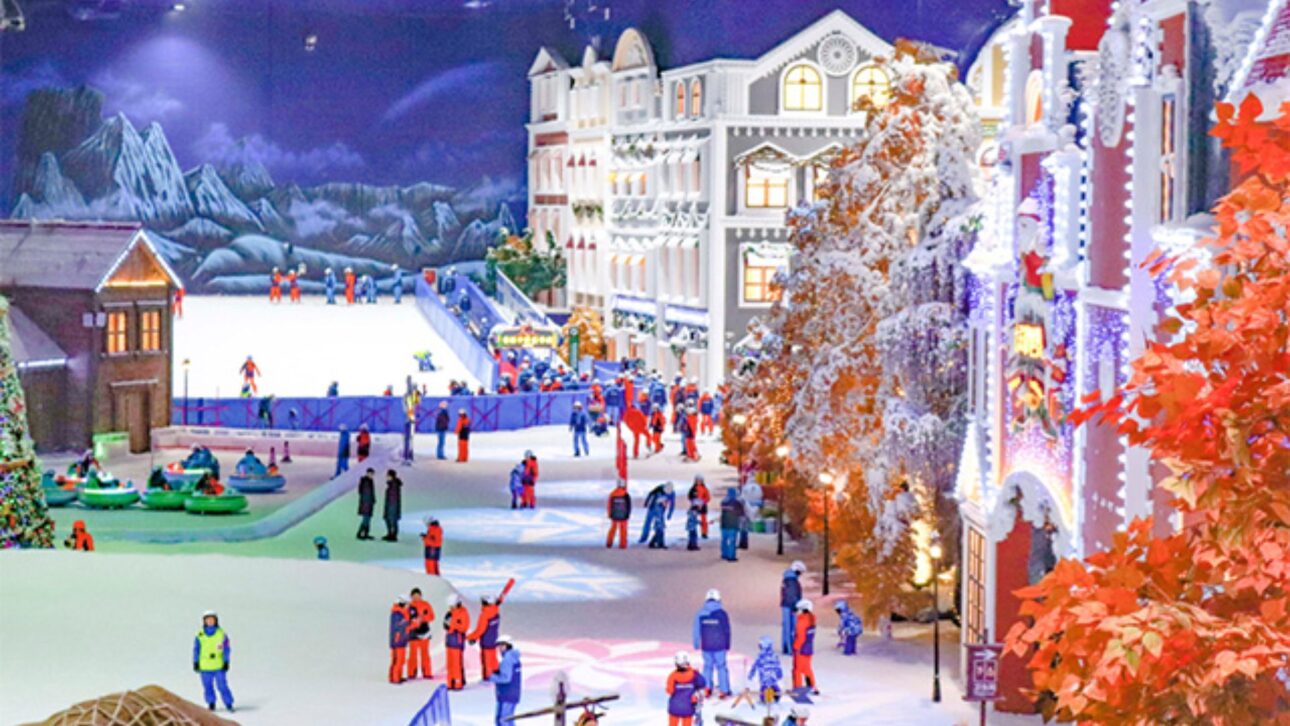 O maior shopping do mundo em um único prédio fica em Wuhan, na China, tem 800 mil m² e abriga centro de equitação na cobertura e pista de esqui coberta.