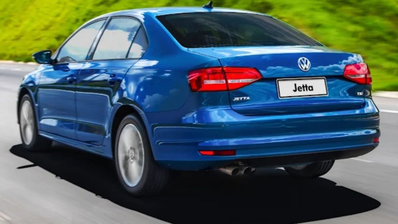Volkswagen Jetta Comfortline 2016 tem motor 2.0, câmbio automático e porta-malas de 510 litros, mas exige cautela.