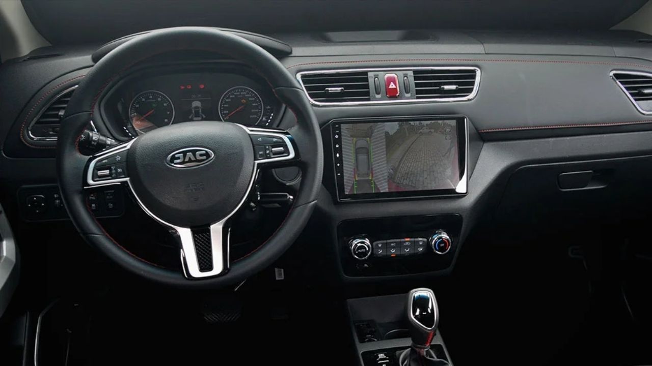 JAC T40 Plus é SUV chinês usado com câmbio automático e câmera 360 para quem busca pacote completo.