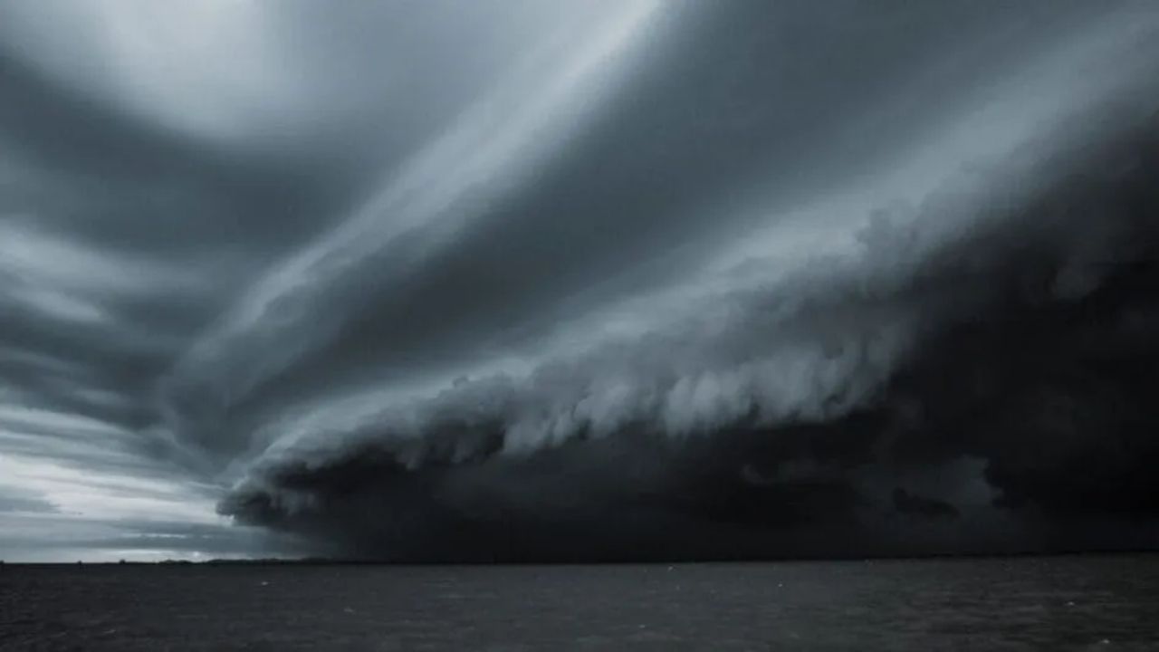 Ciclón y frente frío dejan ciudades en alerta naranja con lluvia intensa y granizo en el Sur.