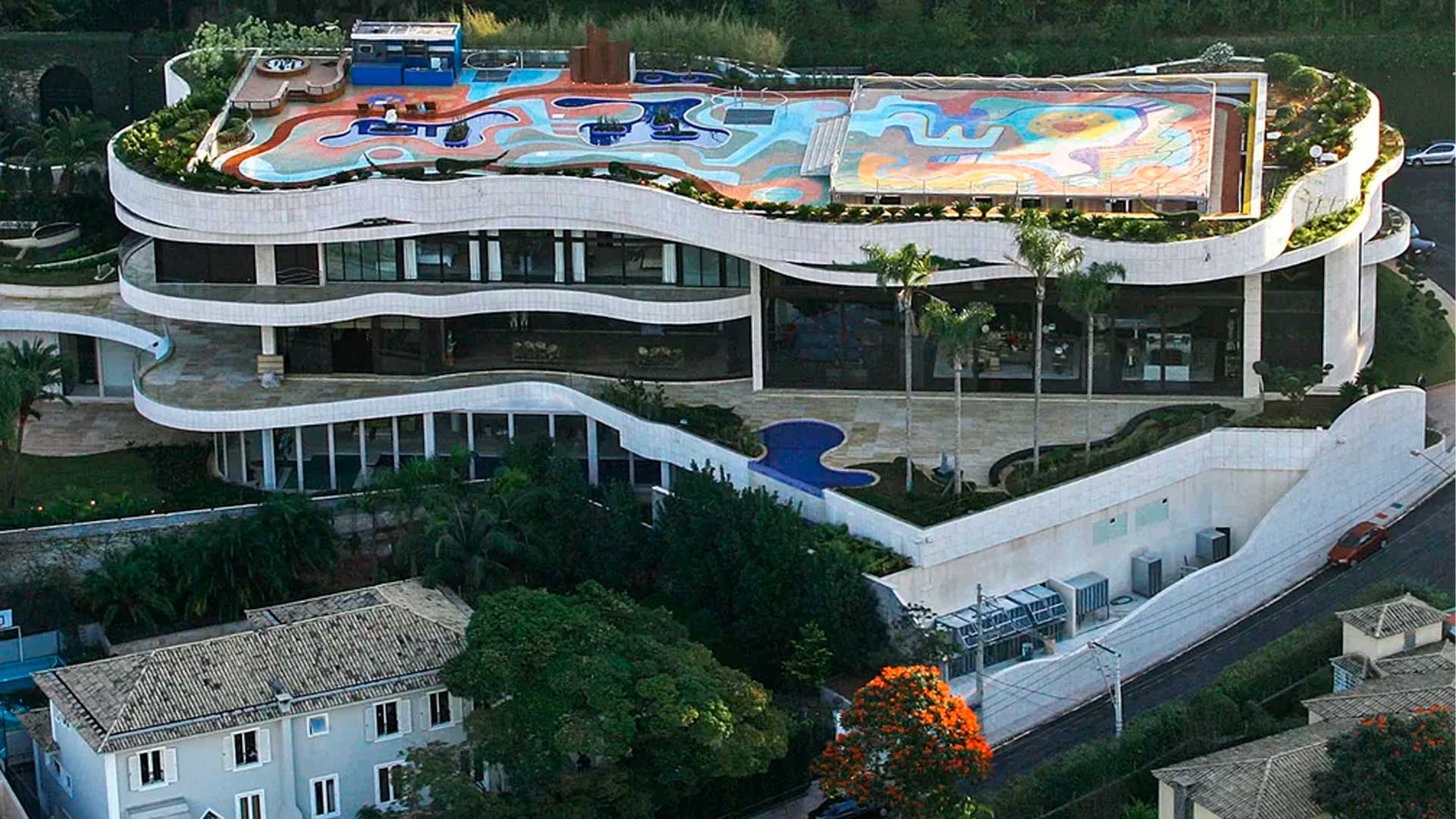 Mansão de Ruy Ohtake no Morumbi foi vendida por R$ 27,5 milhões em leilão após avaliação de R$ 78 milhões
