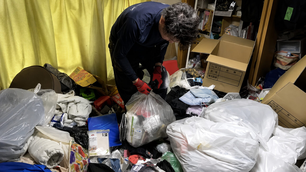 Mau cheiro, risco de pragas e sujeira acumulada criam incômodo para moradores próximos