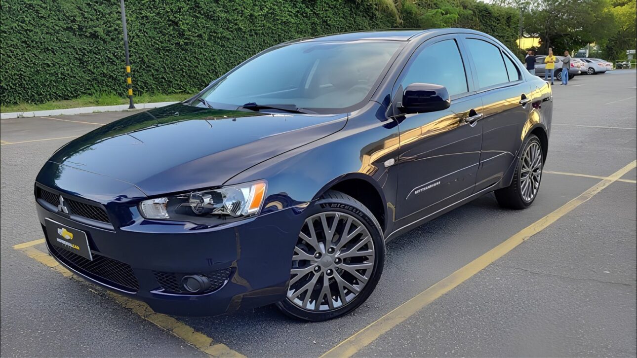 Mitsubishi Lancer HL-T 2018 remains strong in the used market with a 2.0 engine of 160 hp, CVT transmission, speed of 198 km/h and FIPE of R$ 69,110.