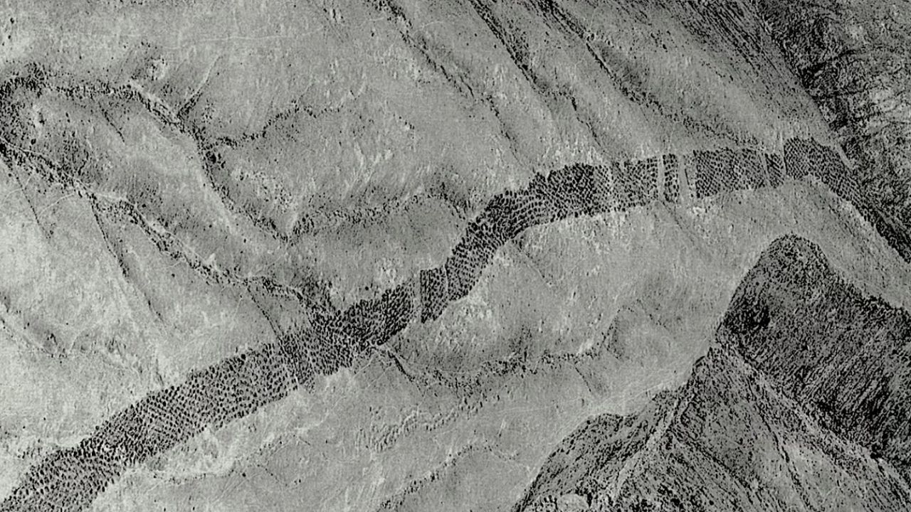 Mystery of the holes in Peru at Mount Sierpe, in the Pisco Valley, gains hypothesis from the University of Sydney: indigenous market.