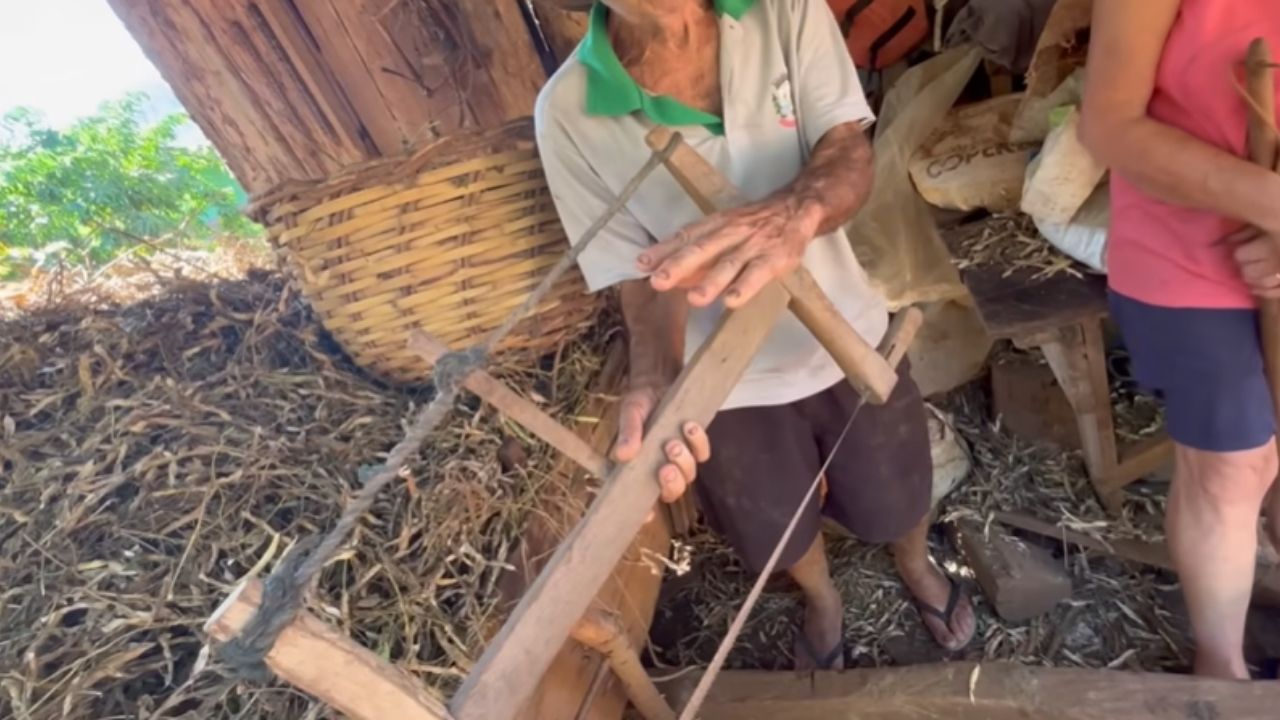 Ponte férrea em Marcelino Ramos cruza o rio Uruguai e revela açúcar no tacho, ferramentas antigas e memória rural no interior.