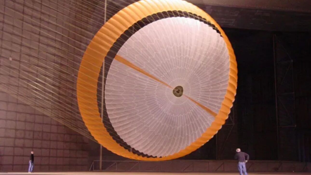 A NASA conclui a obra de seu primeiro grande túnel de vento em mais de 40 anos, instalação vertical que prepara voos humanos à Lua e a Marte.