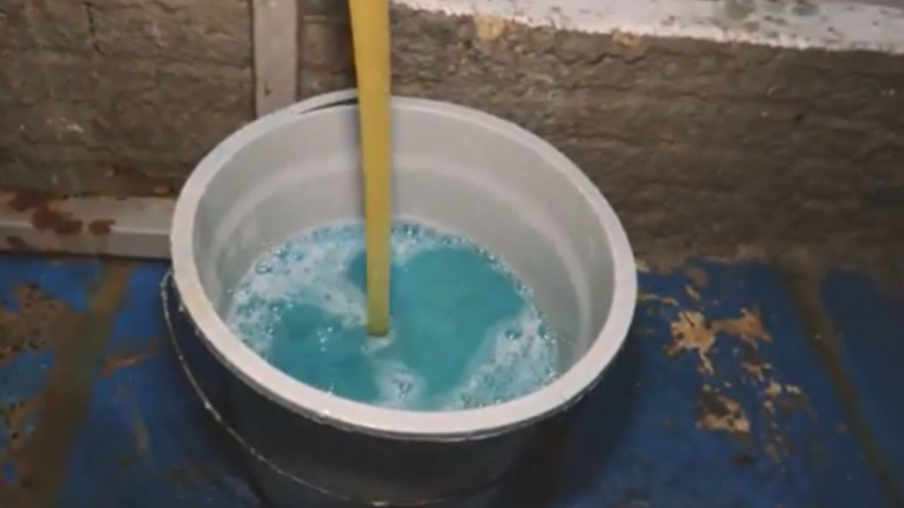 Cooking oil in Rocinha becomes Sabão do Morro with oil recycling and income for women.