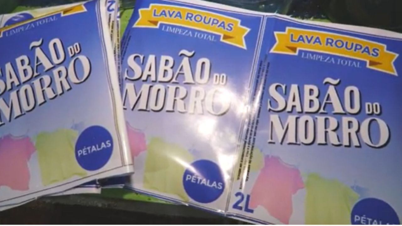 Cooking oil in Rocinha becomes Sabão do Morro with oil recycling and income for women.