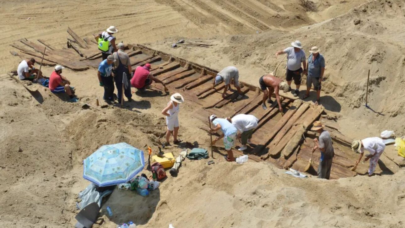 Navio romano foi encontrado em mina de carvão na Sérvia, a 8 metros de profundidade, e pode ter servido à antiga cidade de Viminacium, na fronteira do Império Romano.