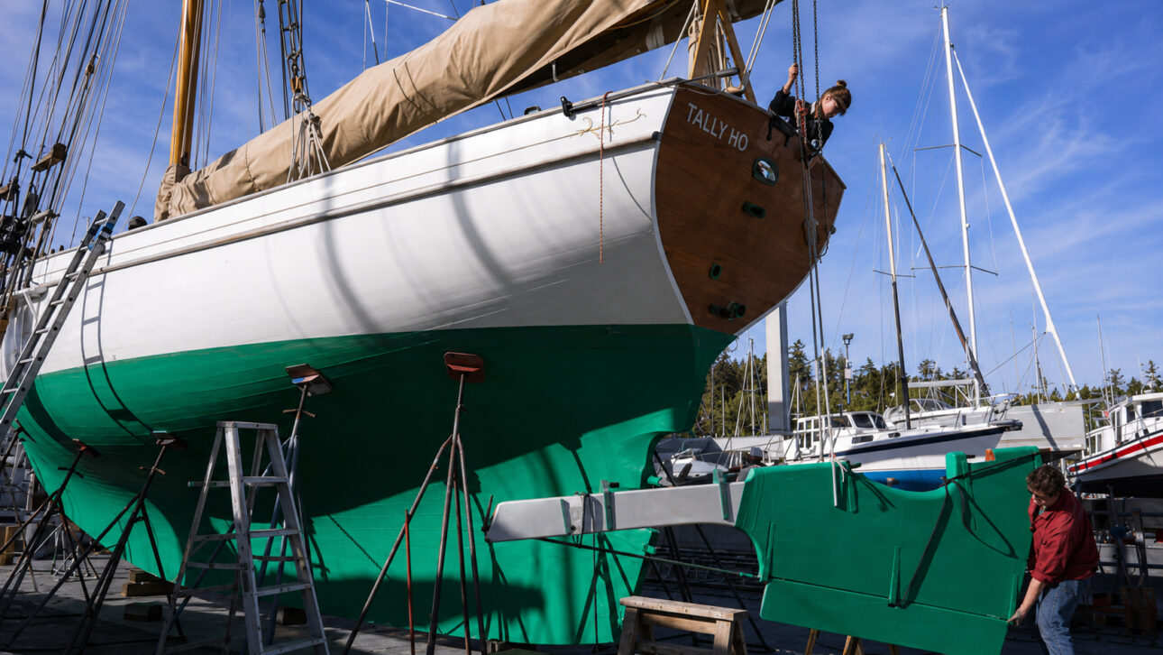 The Tally Ho won the Fastnet Race in 1927, after facing rough seas and strong winds.