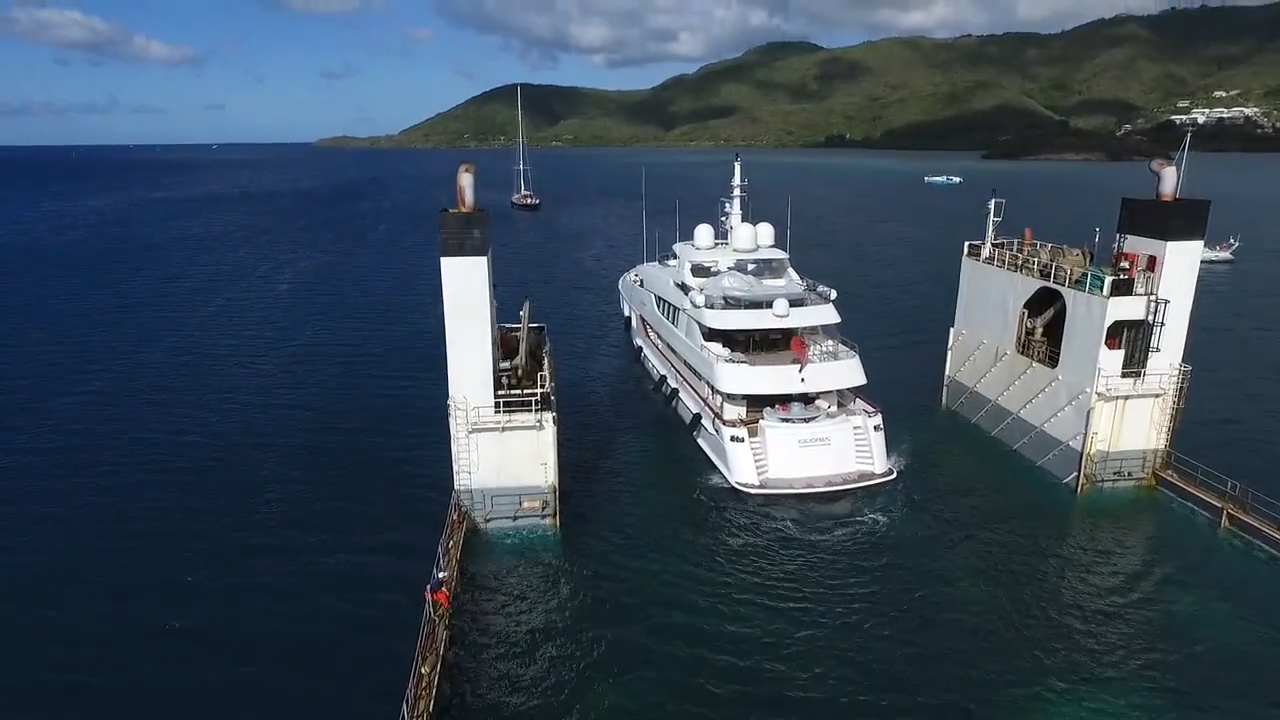 The “dock ship” that purposely sinks to swallow superyachts like toys: Yacht Servant
