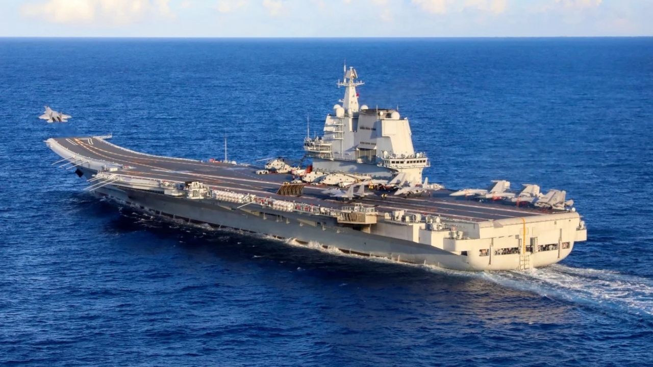 Porta-aviões da China enfrentam mísseis antinavio, F-35 e pressão no Pacífico Ocidental.
